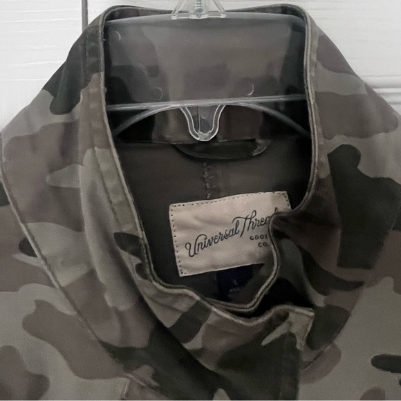 Camo (snap button) Jacket 🧥 - Picture 3 of 3